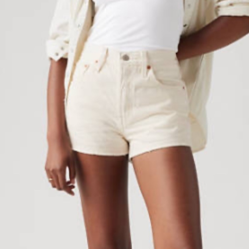 Levi’s | 501 High Rise Off-white Denim Jean Shorts | 32